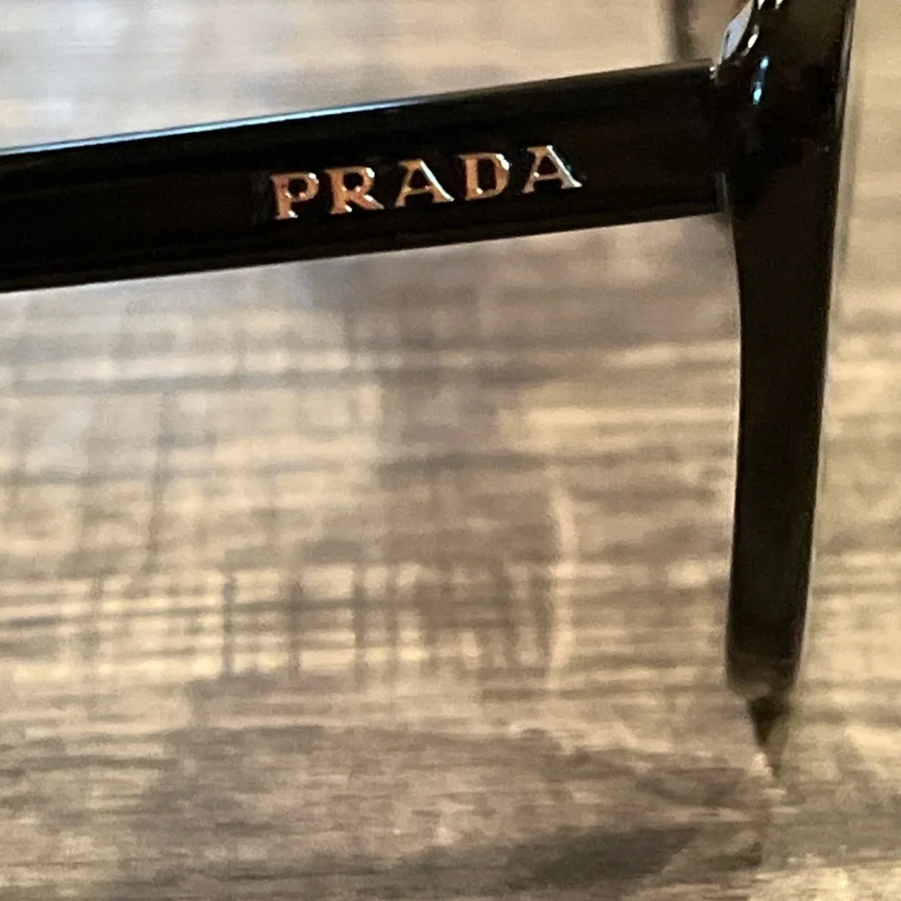Prada authentic cat eye tortoise shell sunglasses Gradient lenses